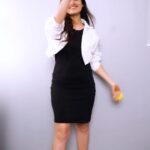 Jannat Zubair Rahmani Instagram - Kya aap bhi meri tarah nervous hona chahoge? So what are you waiting for? Go and participate in this amazing #MojGullyCricket campaign by @mojindia, all you have to do is, upload your amazing gully cricket moments and stand a chance to win a signed bat and ball by @yuzvendrachahal and 1 lac cash prize and much more. Toh jaldi se participate karo aur phir hum sath mein nervous ho kar wait karenge 🤍