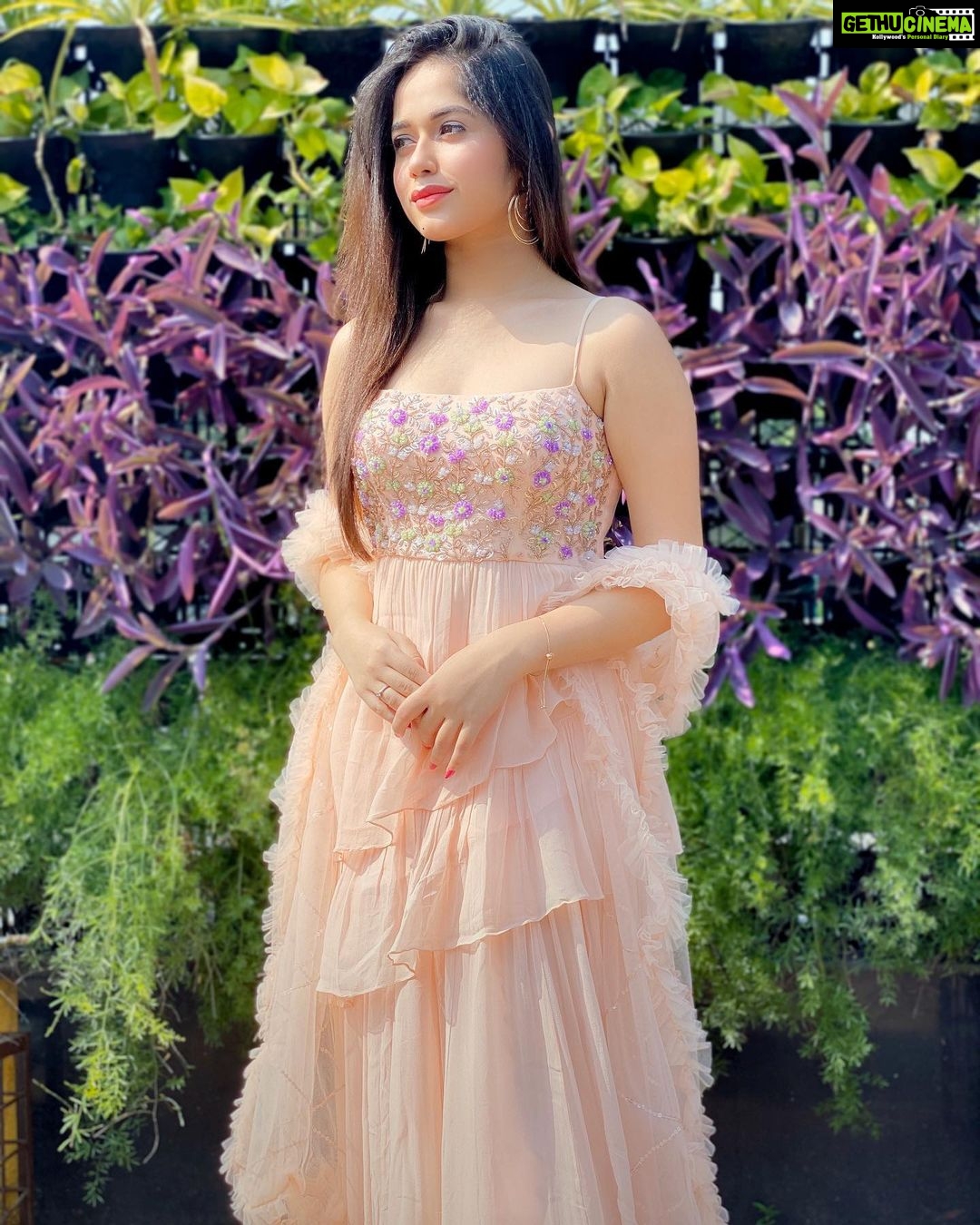 Jannat Zubair Rahmani Instagram - 16 Million ❤️🥺 Thank youuuu! I love you guys❤️ #throwback #2019