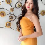 Jannat Zubair Rahmani Instagram - Hear my thoughts in every note 📝