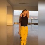 Jannat Zubair Rahmani Instagram - Just do these 2 steps & win a UBON speaker which was there in loca 1) Make a dance video on loca song with hashtag #Iamloca 2) Follow @ubon_official my favourite brand & Top 20 jannat fans can win a UBON speaker which was there in loca song. #ubon #ubongear #Bigdaddybass