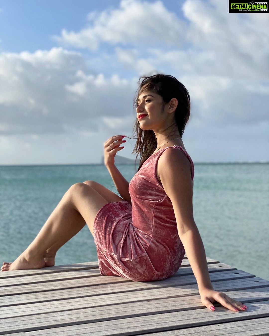 Jannat Zubair Rahmani Instagram - Get lost in nature and you will find yourself 🍂 LUX* Grand Gaube