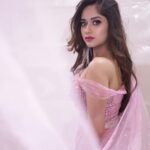 Jannat Zubair Rahmani Instagram - All those glitters✨ 📸 @smilepleasephotographyy Makeup @makeupbysurbhik Outfit by @kinbathija.label Styled by @kinbathija