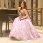 Jannat Zubair Rahmani Instagram - Most Popular Face of the Year!♥️ 2019 ends on such a beautiful note Thank you guys🥺♥️ Outfit by - @monylal04 Styled by - @shrishtimunka Jewllery by - @the_jewel_gallery Assisted by - @ashii.madhani @khush_patwari Makeup by @makeupbysurbhik