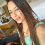 Jannat Zubair Rahmani Instagram - Here’s my exclusive range of weird selfies!😈