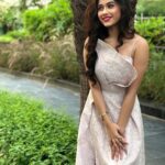 Jannat Zubair Rahmani Instagram - So many reasons behind this smile!❤️ Alsooo veryyy excited to meet you guys in Delhi todayyyy!! Styled by @shrishtimunka 📸 @zubairrahmani09 Delhi, India