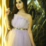 Jannat Zubair Rahmani Instagram - Thank you for all the wishes and blessings! Isse accha Birthday nai ho saktaaaaa🙈 #ishqfarzi trending No #1 on Youtube Worldwide 🌎❤️ Styled by @shrishtimunka Outfit @abhiprai.co Photography @smilepleasephotographyy