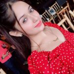 Jannat Zubair Rahmani Instagram - 8 MILLION FAMILY ❤️💃🏻 Beyond blessed ✨ Beyond grateful ✨