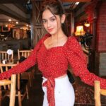 Jannat Zubair Rahmani Instagram - I like it🎈 📸 @famousfaces.india