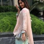 Jannat Zubair Rahmani Instagram - Aap logon ke saath bhi mana li Eid kal✨🤗 Outfit by - @the_adhya_designer @akashidesignerstudio Styled by - @shrishtimunka JW Marriott Hotel New Delhi Aerocity