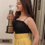 Jannat Zubair Rahmani Instagram - Thank you so much Mumbai Achiever Awards for presenting me the ‘Best Youngest Actress’ Award!❤️ Sabse bada thank you to my Mom & Dad and of course mera bhaiii I love you all more than anything 🙆🏼‍♀️ I can’t thank y’all enough for your constant support and love! I promise to always give my best in whatever I do❤️