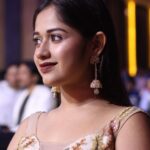 Jannat Zubair Rahmani Instagram - So thankful ❤️ Won the ‘Best Actress Award’ Tere Bin Kive won ‘Most Trending Song’ #blessed ✨⭐️ Thank you CELEBM for Appreciating our work!✨🖤 Styled by - @shrishtimunka 📸 @famousfaces.india Sahara Star