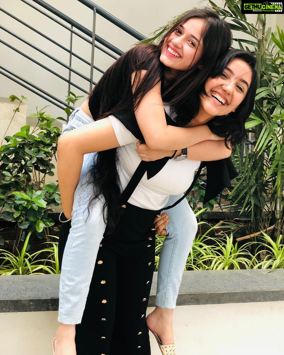 Jannat Zubair Rahmani Instagram - Ye ladki bahut strong hai🔥 Love you Ash!❤️ be the same always! 📸 @ayaanzubair_12