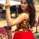 Jannat Zubair Rahmani Instagram - Dare to dream big #🖤👑