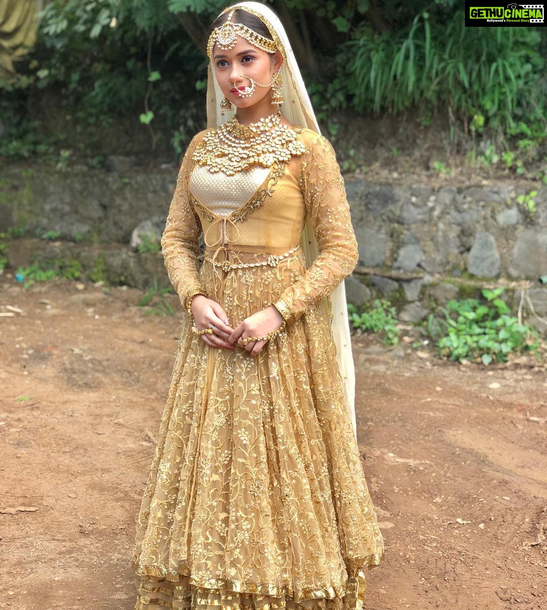 Jannat Zubair Rahmani Instagram - Tu Aashiqui💕 Monday to Friday at 6 PM💫 On @colorstv 📸 @zubairrahmani09