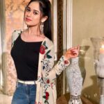 Jannat Zubair Rahmani Instagram - 🖤 Weird World