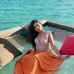 Jannat Zubair Rahmani Instagram - Good times and Tan lines 🧡 #jzee @visitmaldives @hardrockhotelmaldives @crossroadsmaldives @thinkstrawberries @purple.star.entertainment    #VisitMaldives #Maldives #SunnySideOfLife #thinkstrawberries #travel #purplestarentertainment
