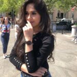 Jannat Zubair Rahmani Instagram - Only two days to go!❤ What are you gifting your mom on this 13th? Trafalgar Square, London