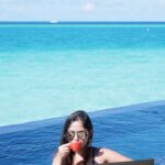 Jannat Zubair Rahmani Instagram - Two types of people in morning on a vacation 😂 Which one are you!?👀 #tigini #jzee #azee