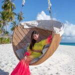 Jannat Zubair Rahmani Instagram - The sky above, sand below, peace within 💕 #jzee @visitmaldives @fushifaru @thinkstrawberries @purple.star.entertainment #VisitMaldives #Maldives #SunnySideOfLife #thinkstrawberries #travel #purplestarentertainment
