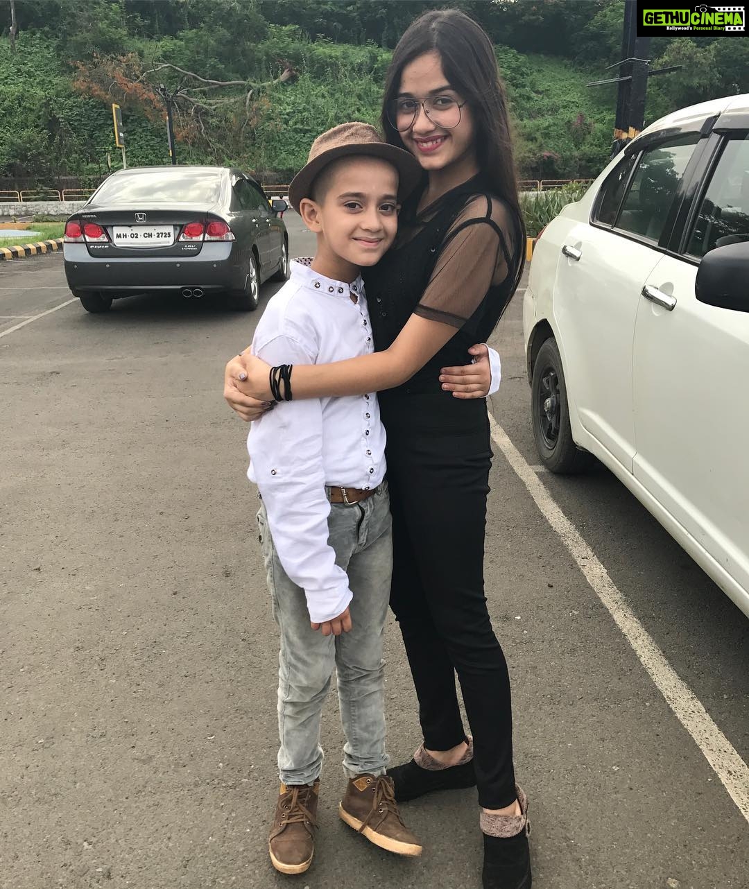 Jannat Zubair Rahmani Instagram - I love you so much my baby brother ❤️ I'll do everything humanly possible to protect you !! @ayaan_zubair_12 Happy Raksha Bandhan