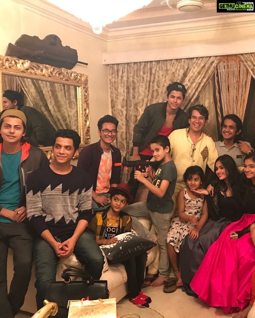 Jannat Zubair Rahmani Instagram - Thank you all for coming and making Eid one of the best nights for us with your presence ❣️ And Anushka you know what ?? Jannat+Anushka= JAANU