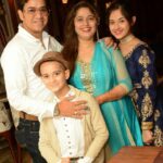 Jannat Zubair Rahmani Instagram - They complete me 💕 My family #mystrength #happiness #health #power #support #world #will #everything ❤