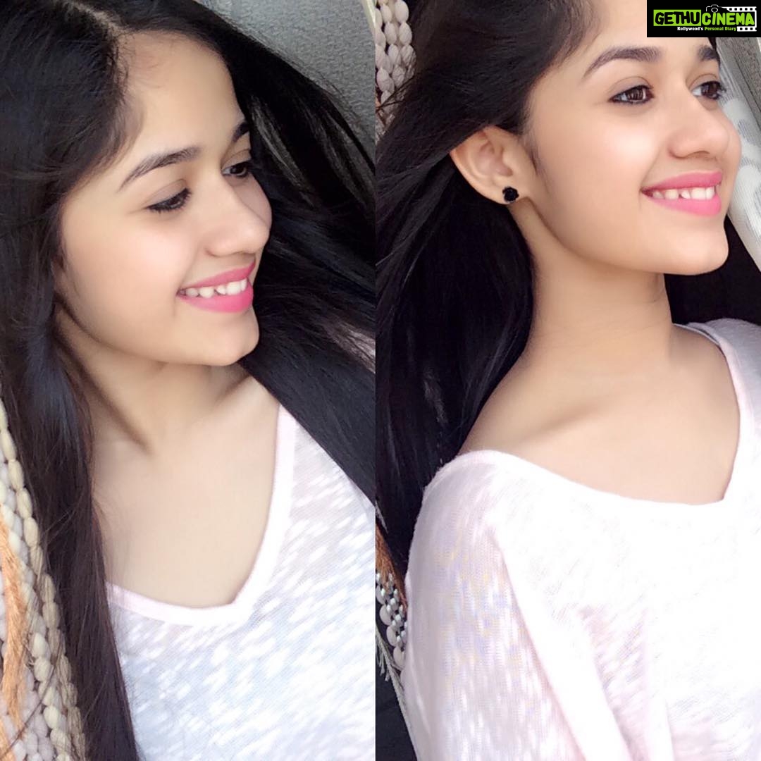 Jannat Zubair Rahmani Instagram - Caption it ✨✨