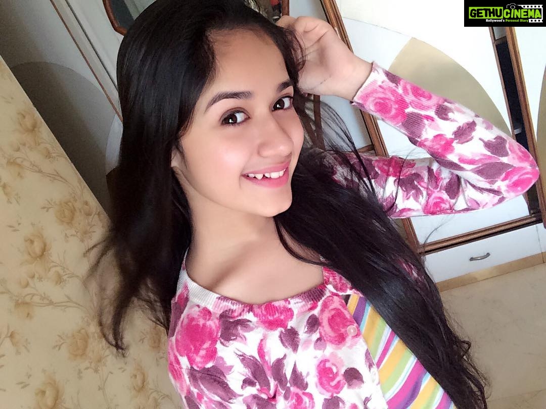 Jannat Zubair Rahmani Instagram - Think Positive it will lead you to Success ✨✨