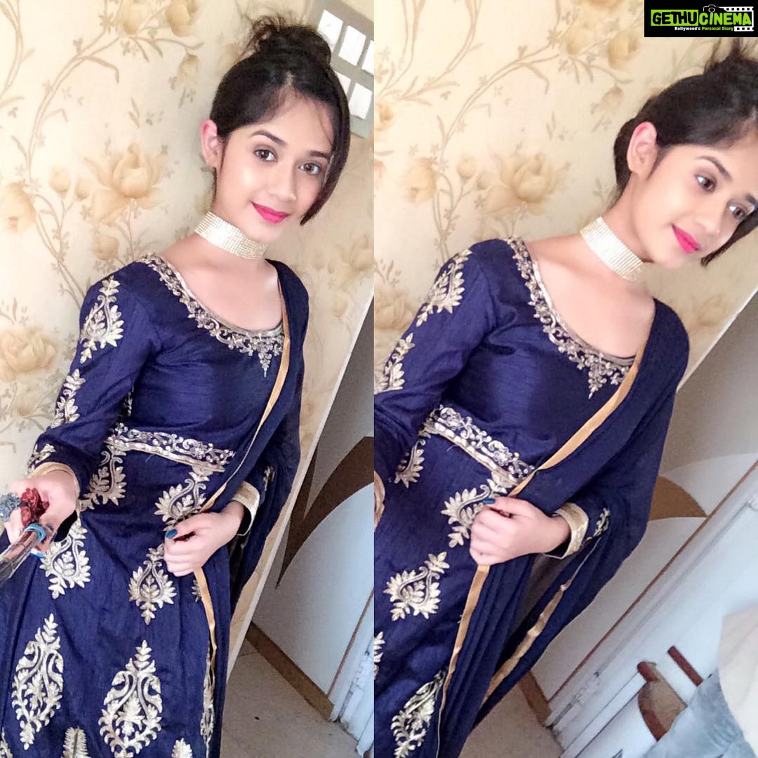 Jannat Zubair Rahmani Instagram - Mornings are better when you talk to GOD first 💯