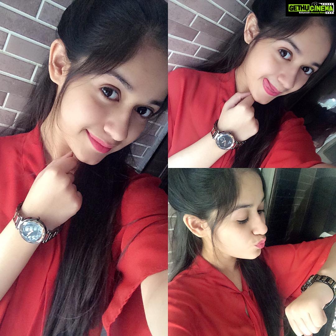 Jannat Zubair Rahmani Instagram - 'Time' Has a wonderful way of showing us what really matters.