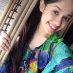 Jannat Zubair Rahmani Instagram - Know your WORTH and stop giving people DISCOUNTS !!