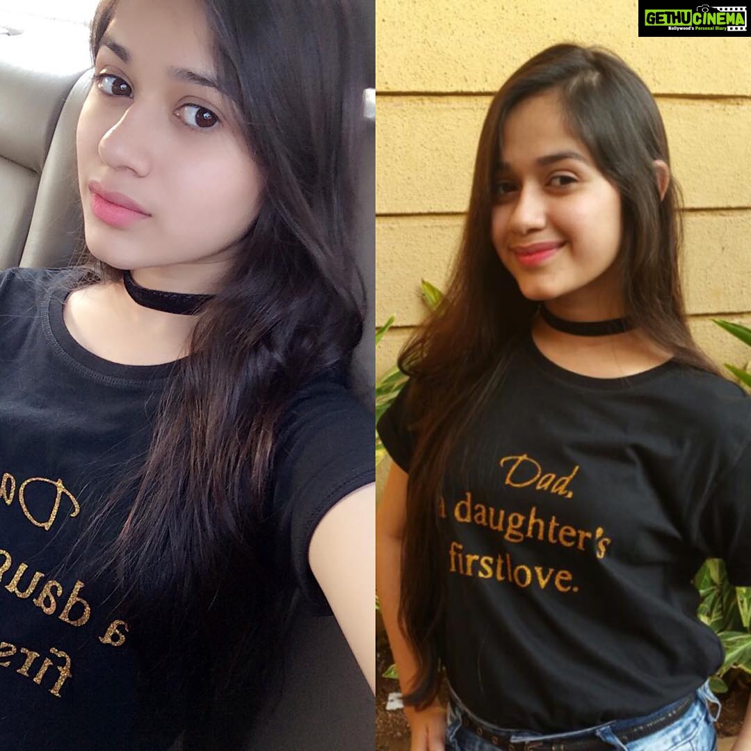 Jannat Zubair Rahmani Instagram - 'DAD a daughters first LOVE'❤️ My Dad is really happy 😂. HAPPIEEEEEEEE NEW YEAR MY FAMILY 2017❤️