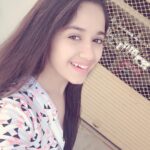 Jannat Zubair Rahmani Instagram - SOMETIMES YOU GOTTA PLAY THE FOOL,TO FOOL THE FOOL, WHO THINKS THEY'RE FOOLING YOU ....! I know too much this one is 😅