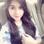 Jannat Zubair Rahmani Instagram – When you know your hair is messy but you like the pic !