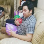 Jannat Zubair Rahmani Instagram - Belated Happy Birhday Dad .....and thank you for the surprise party @abhishek.nigam.714 @siddnigam_off full video will be out on YouTube soon