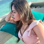 Jannat Zubair Rahmani Instagram - Good times and Tan lines 🧡 #jzee @visitmaldives @hardrockhotelmaldives @crossroadsmaldives @thinkstrawberries @purple.star.entertainment    #VisitMaldives #Maldives #SunnySideOfLife #thinkstrawberries #travel #purplestarentertainment