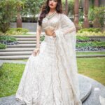 Jannat Zubair Rahmani Instagram - Get you a me 🤍❕ #jzee Shoot for @fablookmagazine Co founder @ankkit.chadha2222 Styled by @milliarora7777 Assisted by @mitushigupta Wearing @ranshcouture @savyacouture Jewels @chhaganlal.jewellers Shot by @tanmaymainkarstudio Location @radissonblumumbaiairport Co-ordinated by @nadiamalik