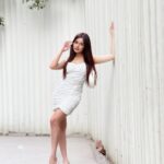 Jannat Zubair Rahmani Instagram - For the love of white❕🤍 #jzee 👗 @ewayoung