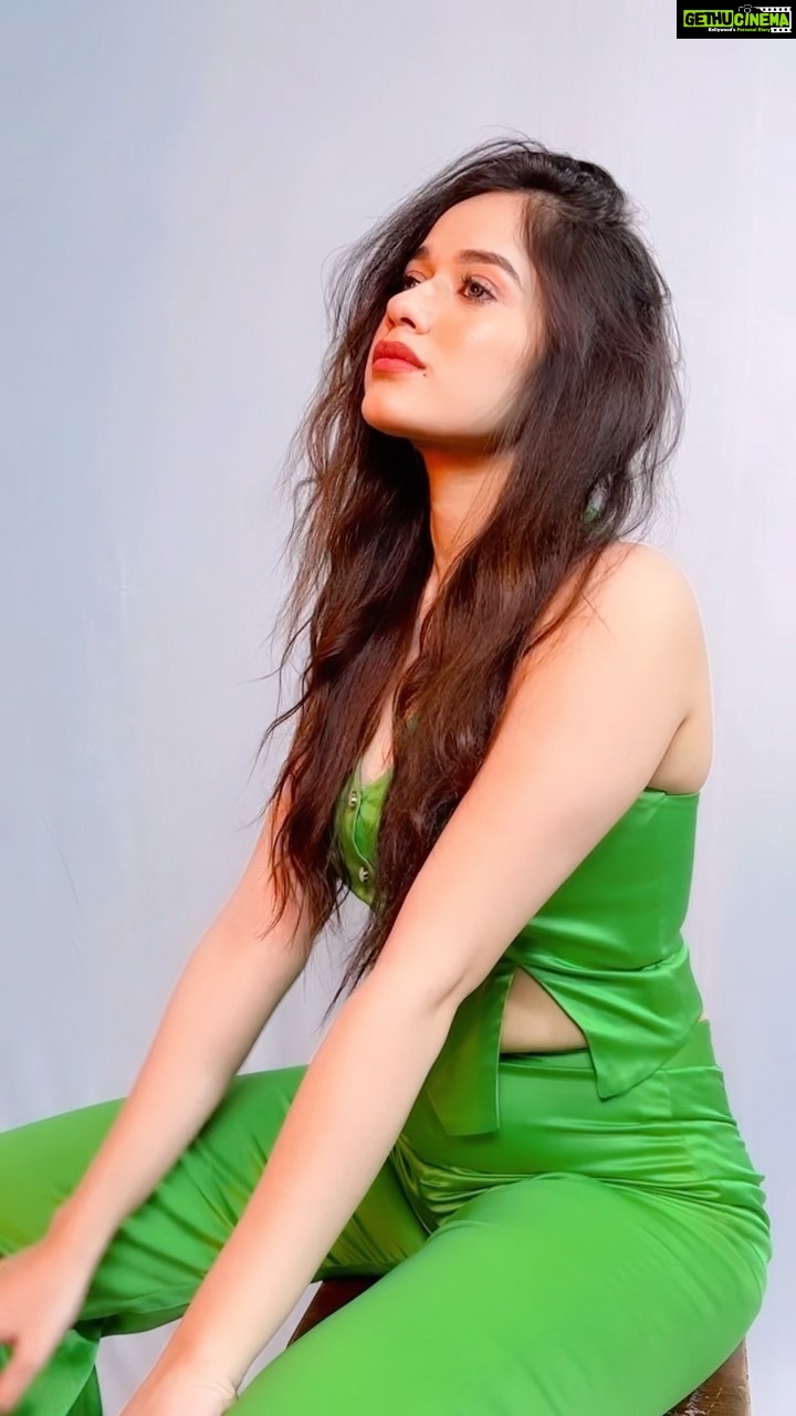 Jannat Zubair Rahmani Instagram - But you know I stay 💚 #jzee