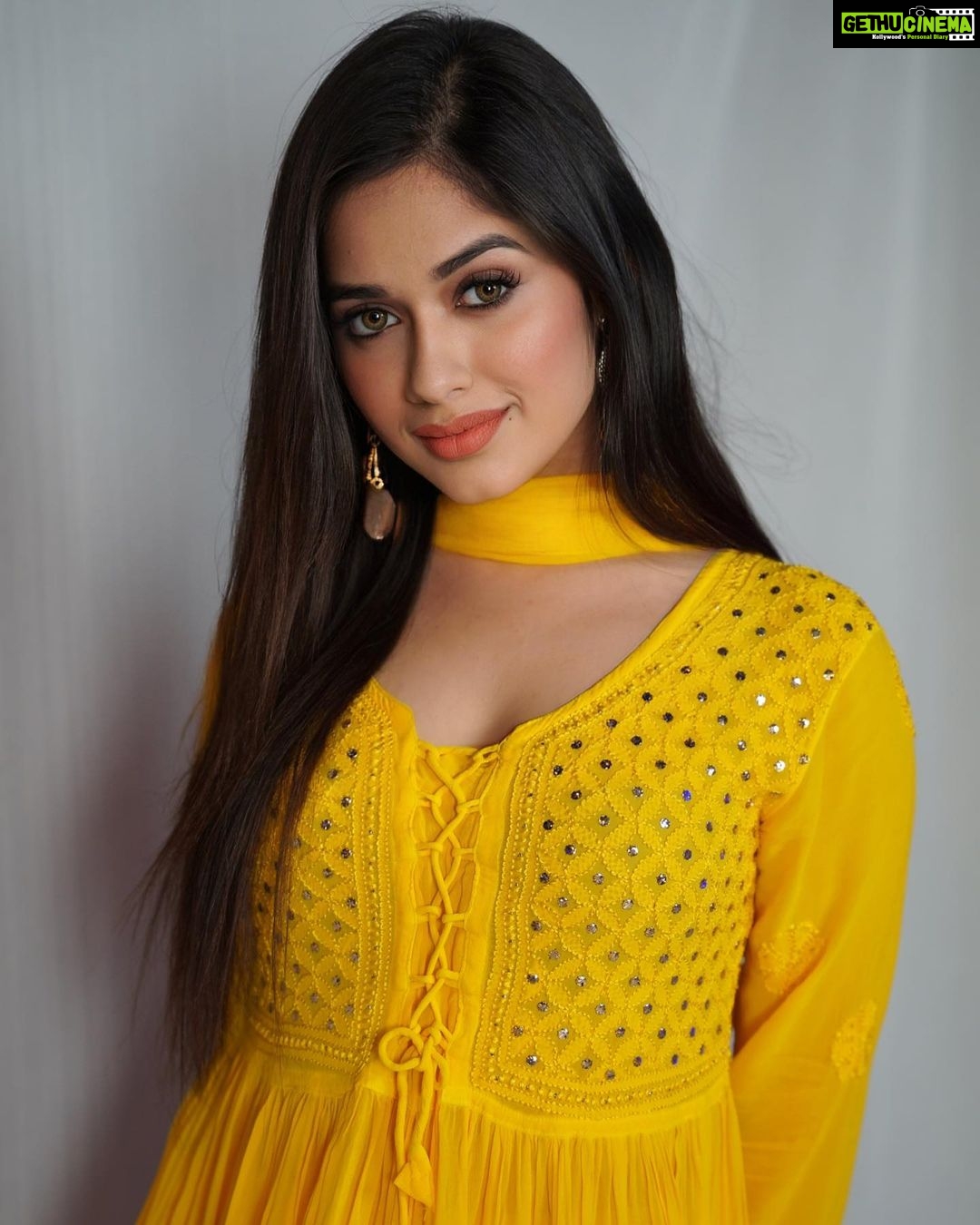 Actress Jannat Zubair Rahmani HD Photos and Wallpapers March 2022 - Gethu Cinema Actress Jannat Zubair Rahmani HD Photos and Wallpapers March 2022 - Gethu Cinema