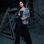 Jannat Zubair Rahmani Instagram - Why chase you when I’m a catch ;) 🧥- @dvfashionstudio Styled by - @niharika._arya 📸 - @smileplease_25