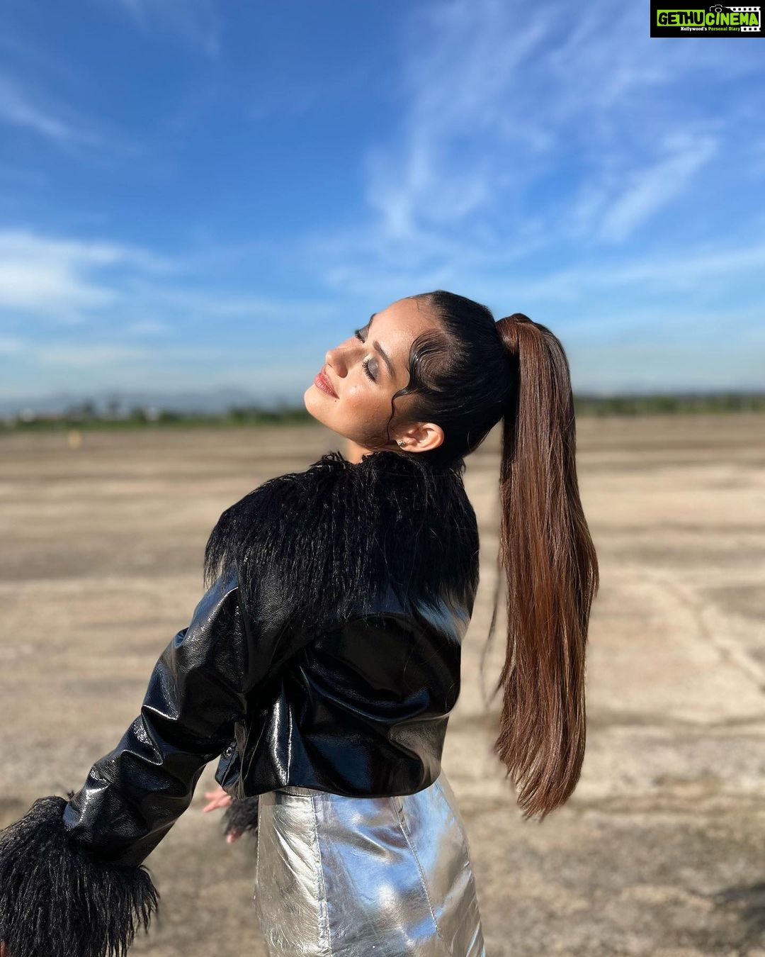 Jannat Zubair Rahmani Instagram - Cause this beautiful journey has come to an end!❤️ #kkk12 Most thrilling and unexpectedly wonderful experience of my life and career so far! Rohit sir I you’ve been an amazing mentor and so supportive throughout this season. Can’t thank you enough ❤️ #kkkjzeenidar signing off