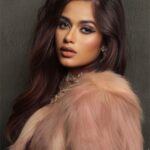 Jannat Zubair Rahmani Instagram - Look in the mirror When I look in the mirror Baby I see it clearer 💞 #jzee Shoot Concept:- @nehaadhvikmahajan . 💄MUA , Hair & Styling :- @nehaadhvikmahajan 📸Photography:- @luvisrrani 👗Outfit:- @pankhclothing 💍Jewelery :- @sonisapphire