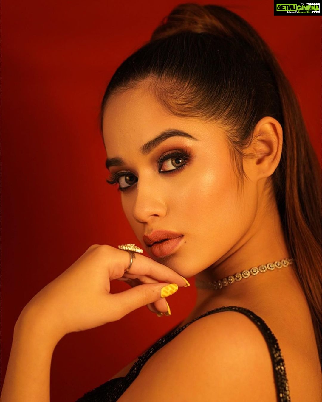 Actress Jannat Zubair Rahmani HD Photos And Wallpapers February 2022 actress-jannat-zubair-rahmani-hd-photos-and-wallpapers-february-2022