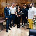 Jannat Zubair Rahmani Instagram - Had A wonderful time visiting @aslam_gurukkal_official ‘s Office @uchu.ub7 Thanks to dubai team 💥 @hasinhasi @mohammadrihab_ @evergreendxb