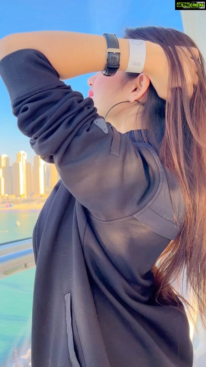 Jannat Zubair Rahmani Instagram - Teri baaton mein 👀🤍 Ain Dubai by Dubai Holding