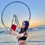 Jannat Zubair Rahmani Instagram - I like the view 🥺 📸 @doprahularora 👖 @leaclothingco Dubai, United Arab Emiratesدبي