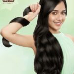 Jannat Zubair Rahmani Instagram - Swipe 👉 to know the secret to my Strong & Shiny hair 🤫 Reasons why I love Sesa Daily Care Ayurvedic Oil 💪Has 6 Ayurvedic Herbs that make my hair Strong ✨Has Vitamin E + Aloe Vera that make my hair Shiny 🌸It feels light & smells good, so I can use it regularly without the chip-chip Go try it, guys! Visit www.sesacare.com or a store a near you Follow @sesaayurveda #sesa #sesaayurveda #sesadailycare