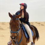 Jannat Zubair Rahmani Instagram – “There is no secret so close as that between a rider and his horse.”

📸 @ayaanzubair_12 Dubai, United Arab Emiratesدبي