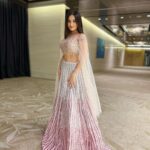 Jannat Zubair Rahmani Instagram - I can’t keep calm coz we are 40 freakin Millionnnnnnn🤍🙈💃🏻 Wearing - @vinayfashiondxb Dubai, United Arab Emiratesدبي